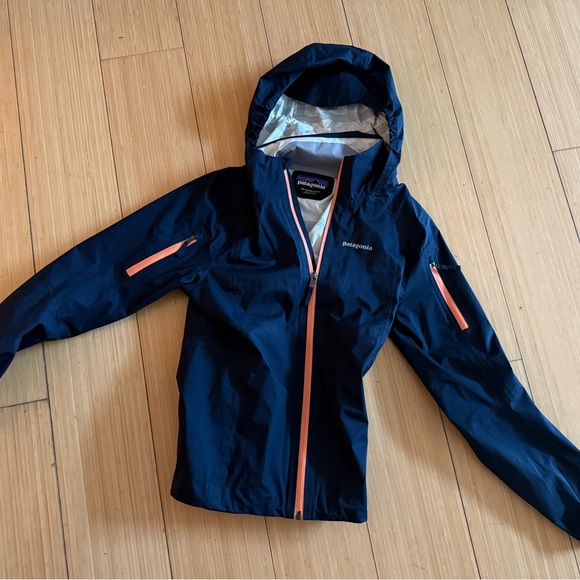 Patagonia Jackets & Blazers - Patagonia Navy and Coral Women's Jacket